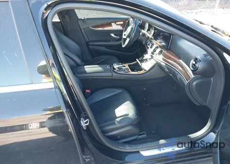 2019 Mercedes-Benz E 300 из США, поврежденный, VIN WDDZF4JB4KA574519